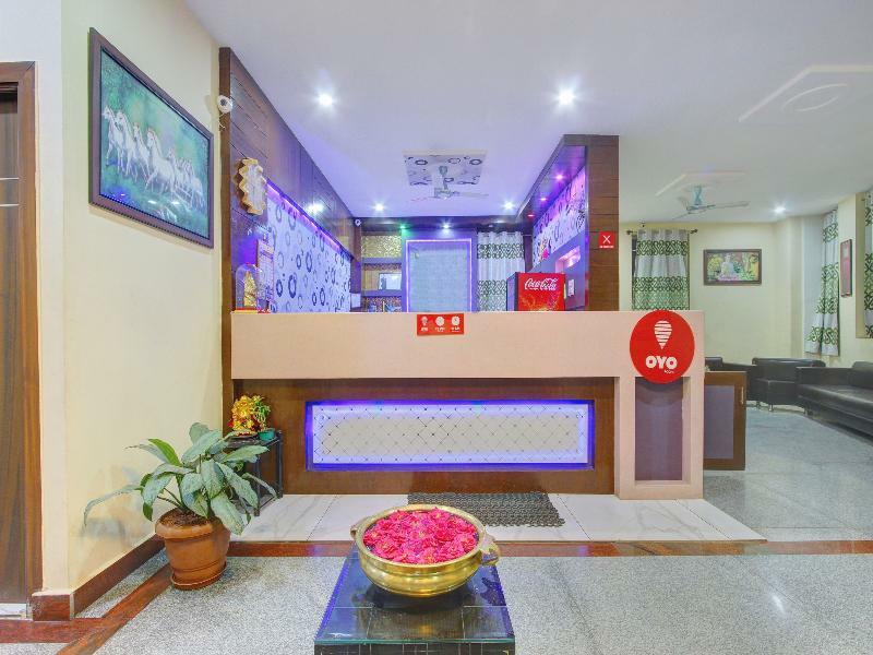 Oyo 7627 Royal Plaza