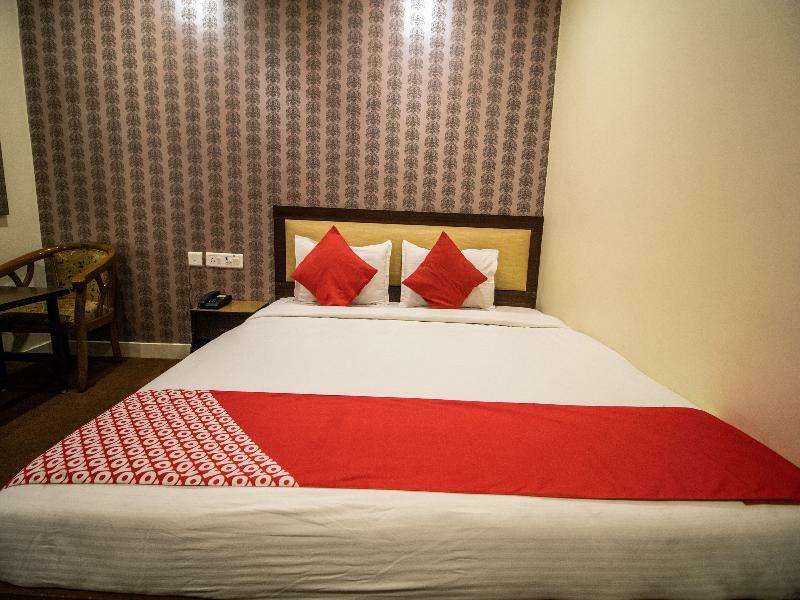 Hotel Oyo Imax Near Charminar 3*