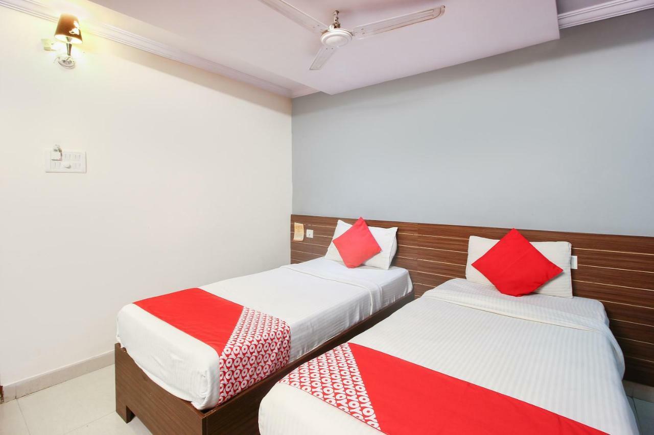 Oyo 17375 My Place Kondapur Hicc 3*