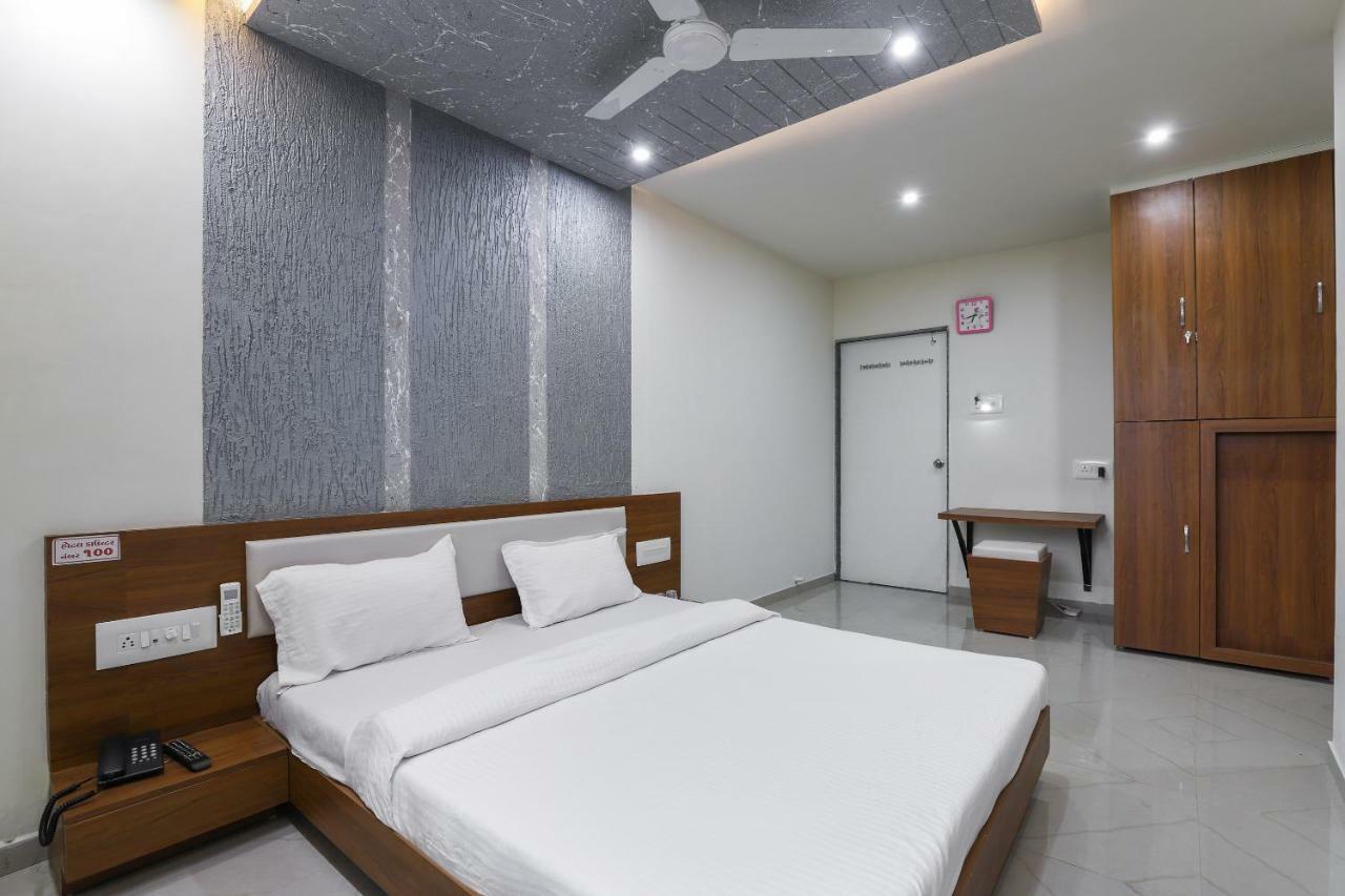 Oyo 45978 Madhu Nest Hotel