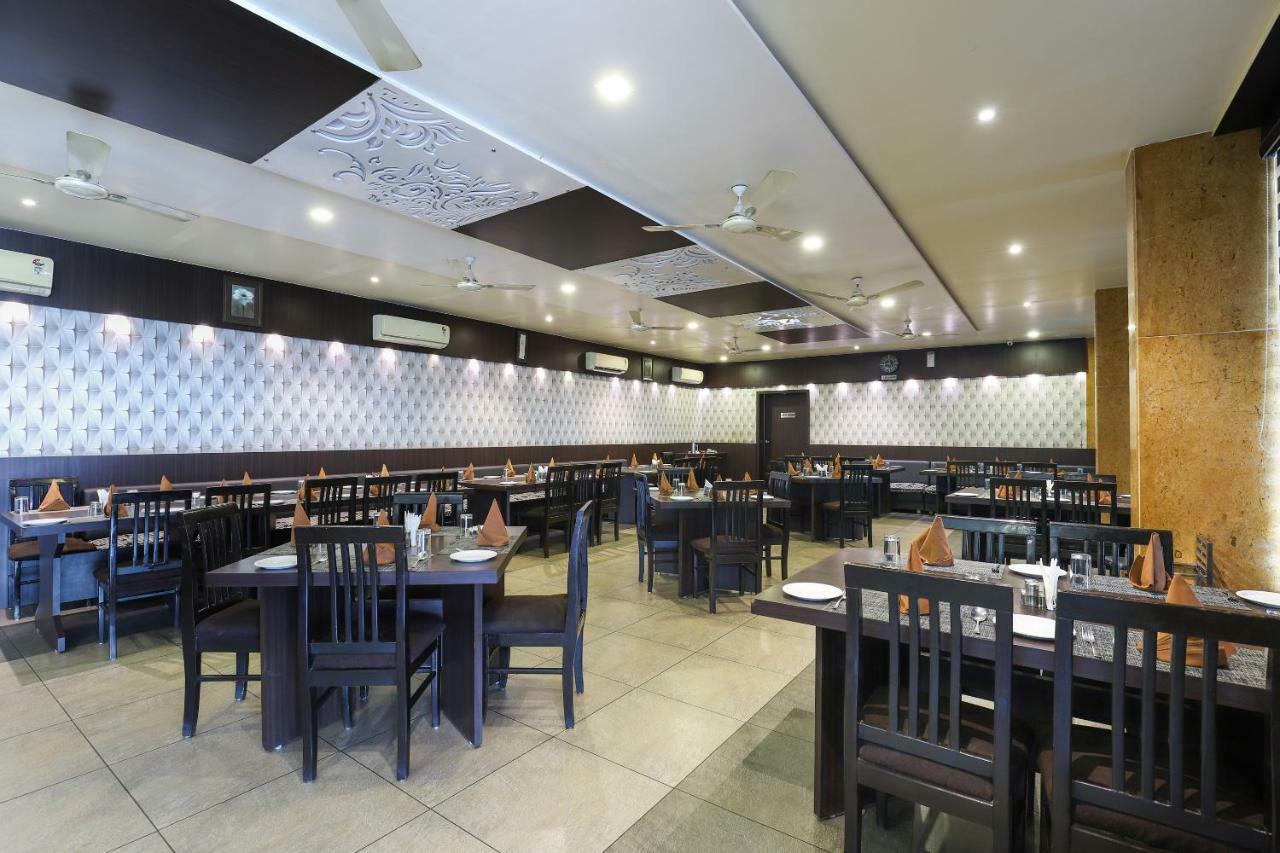 Oyo 45978 Madhu Nest Hotel 3*