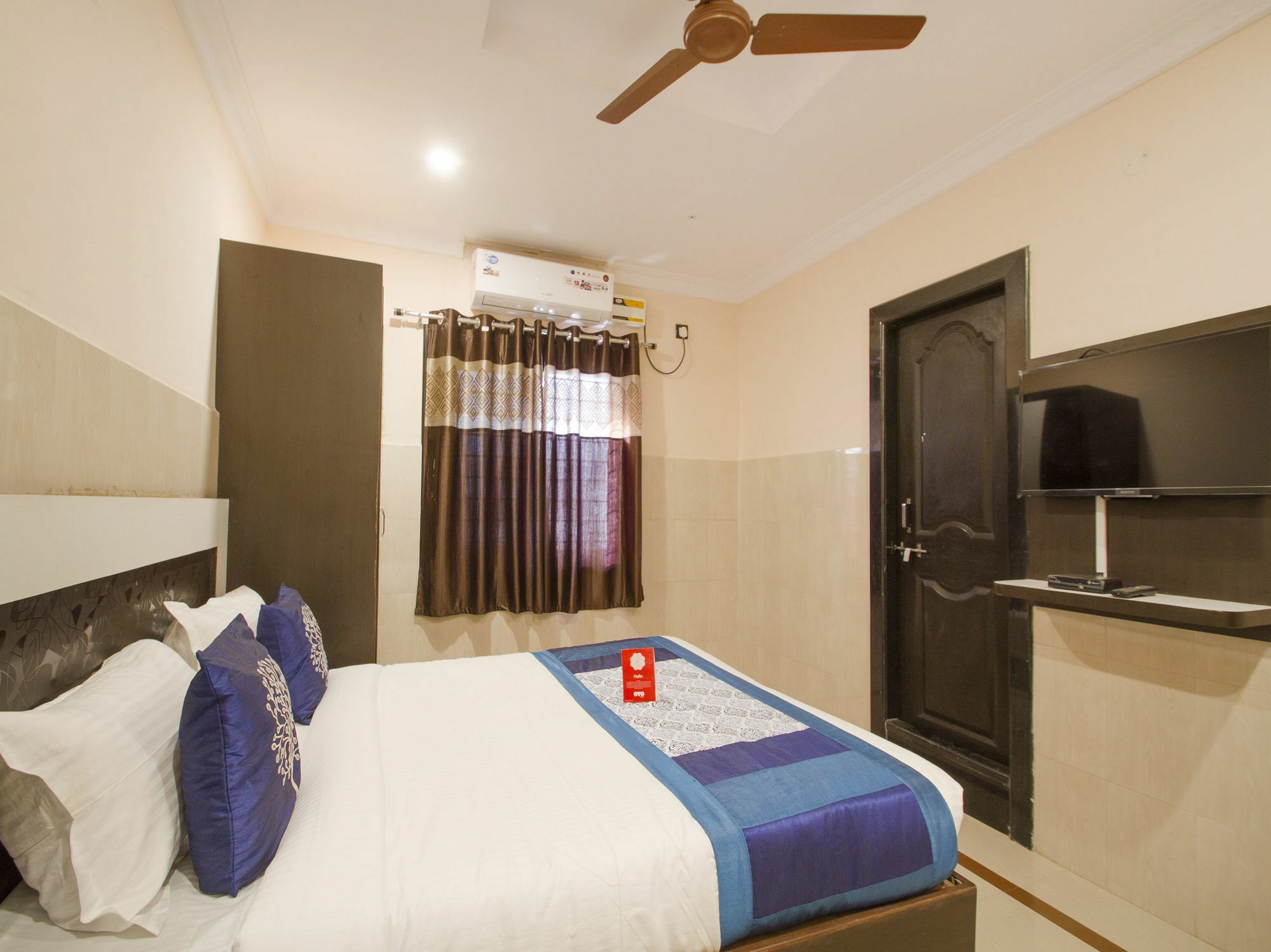 Oyo 10270 Ss Residency Hotel 3*