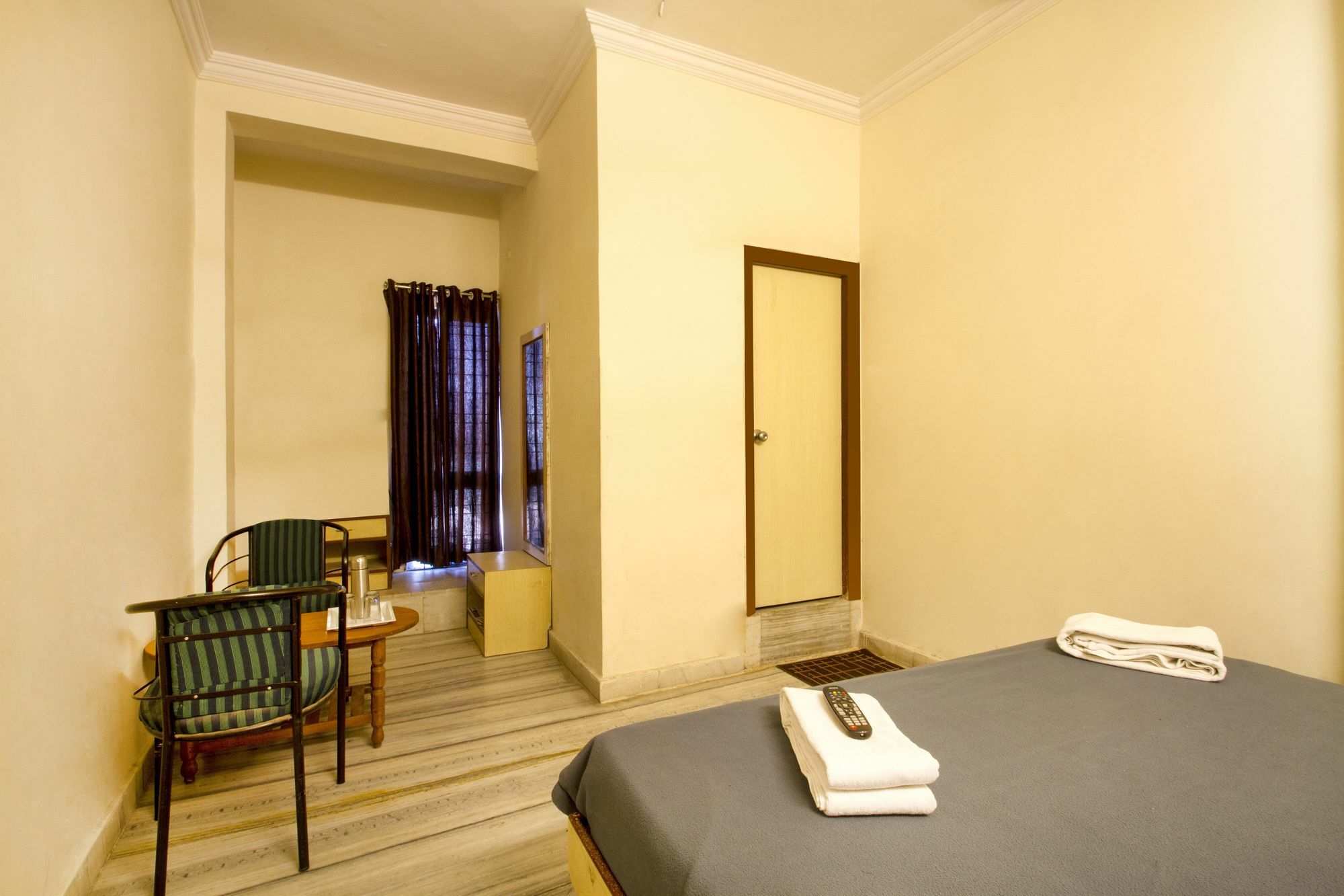R - Residency Hotel 2*