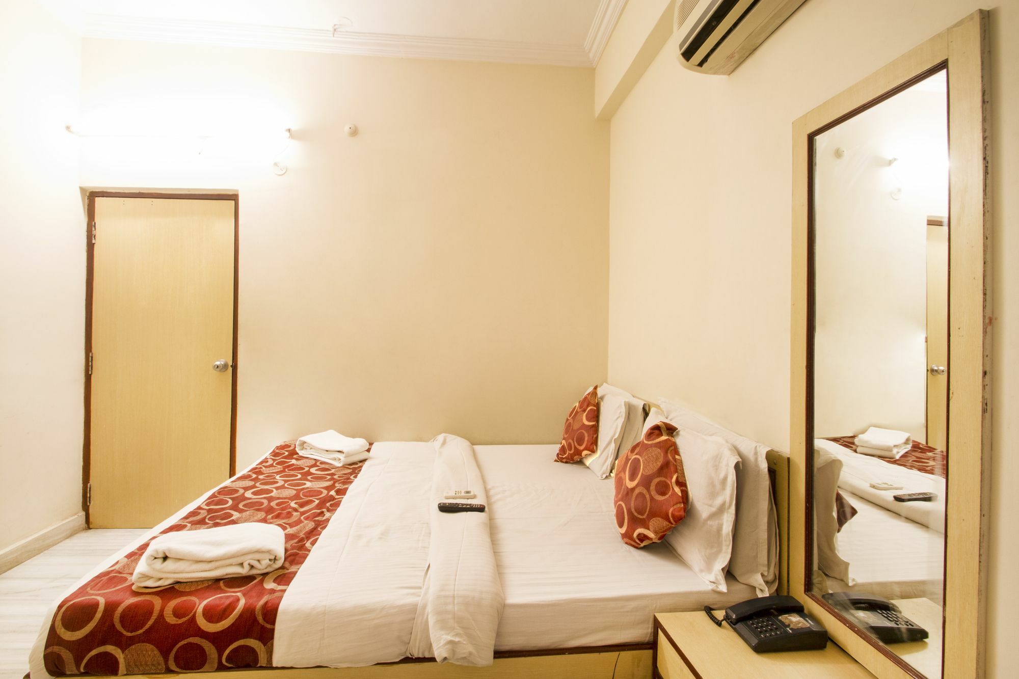 Hotel R - Residency