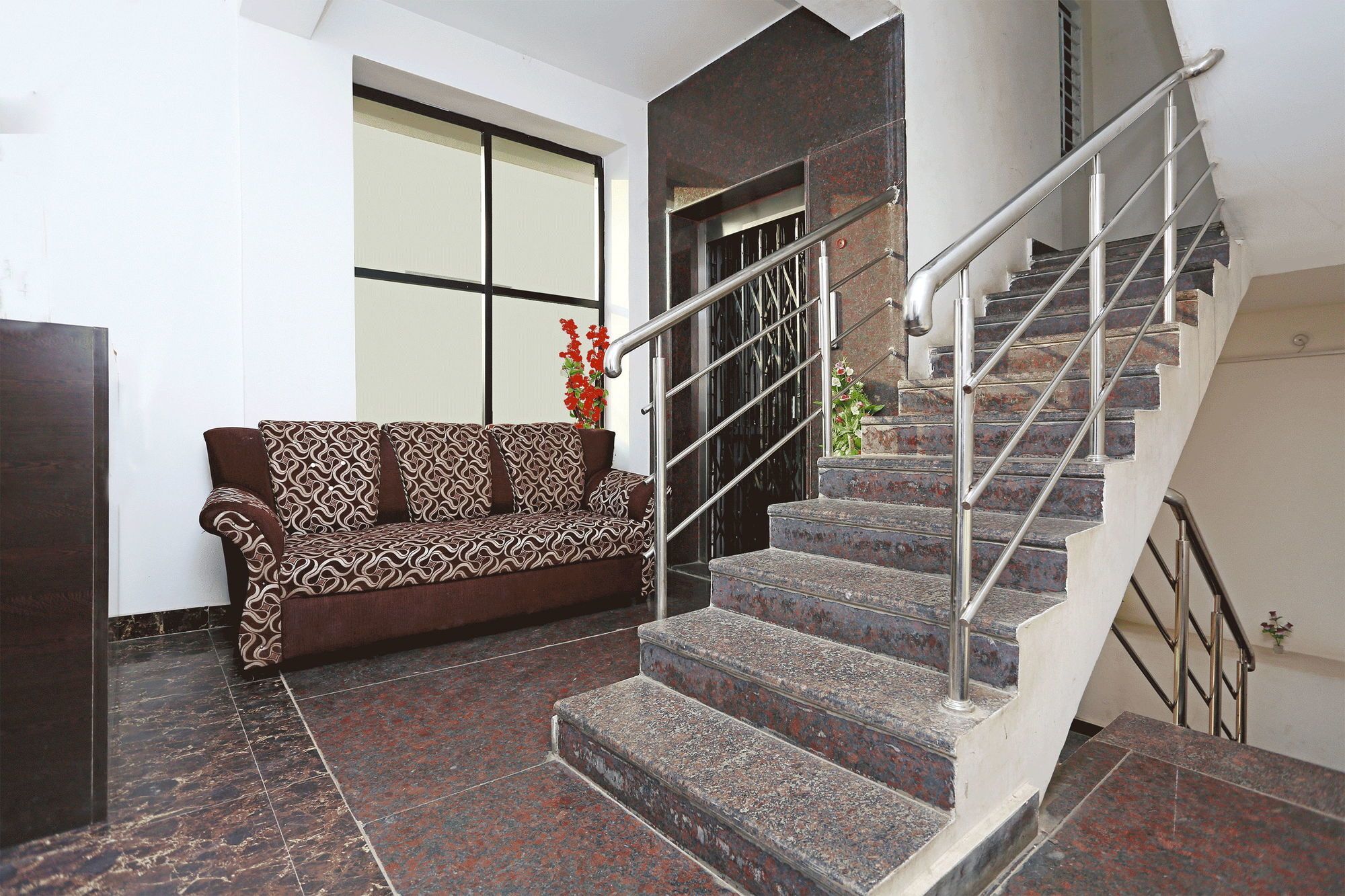 Oyo 9004 S V Residency Hotel