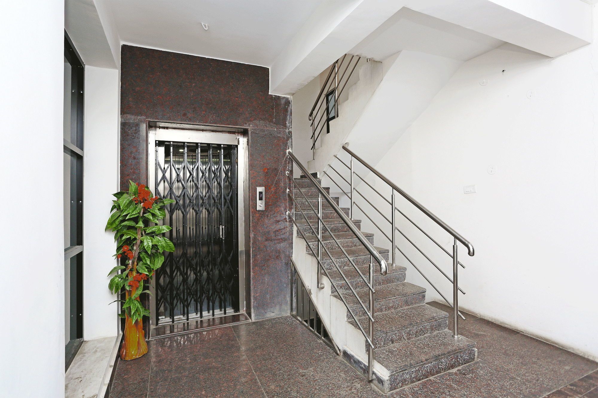 Hotel Oyo 9004 S V Residency Hyderabad