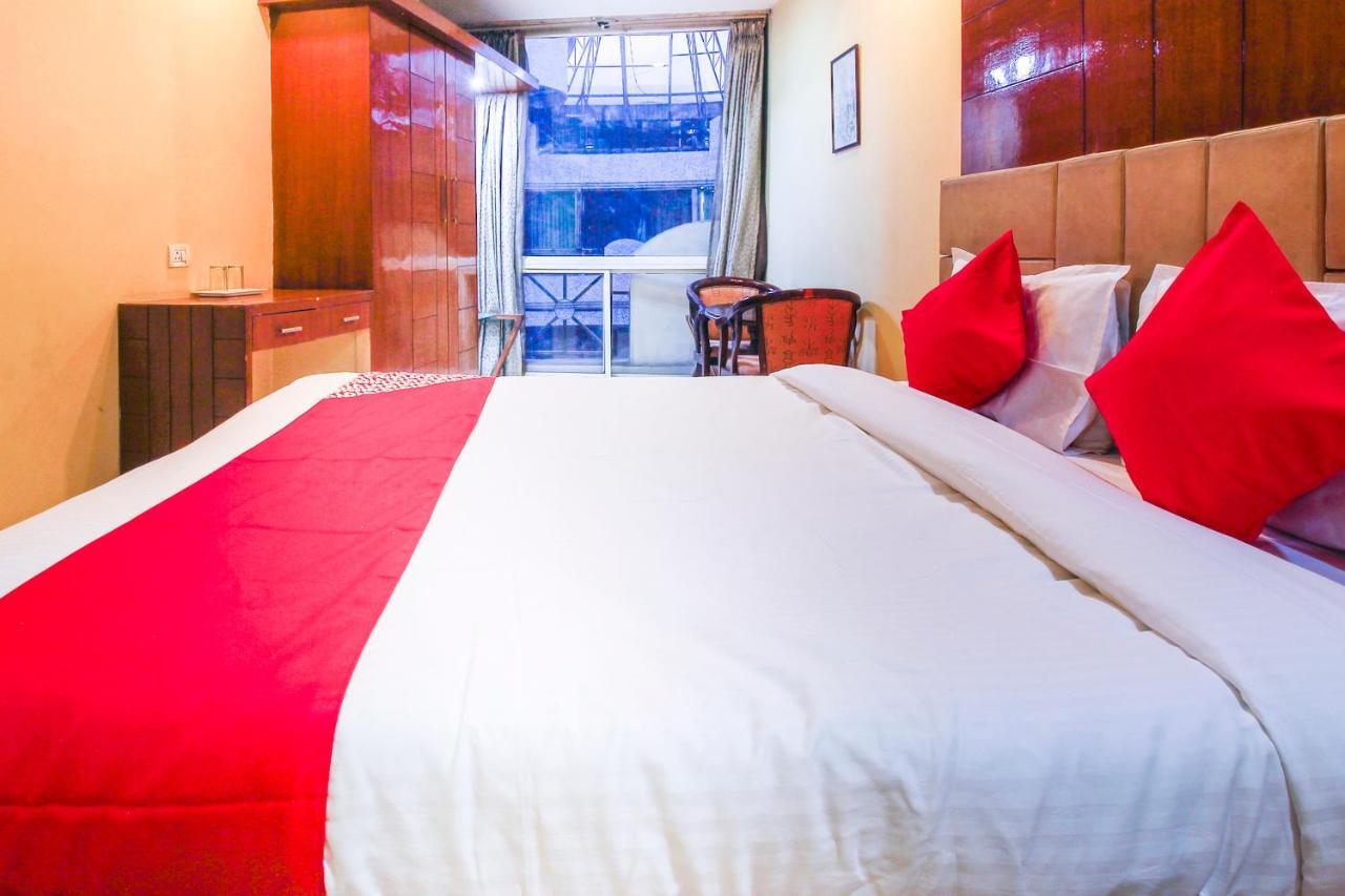 Hotel Oyo Metro International Near Lb Stadium 3*