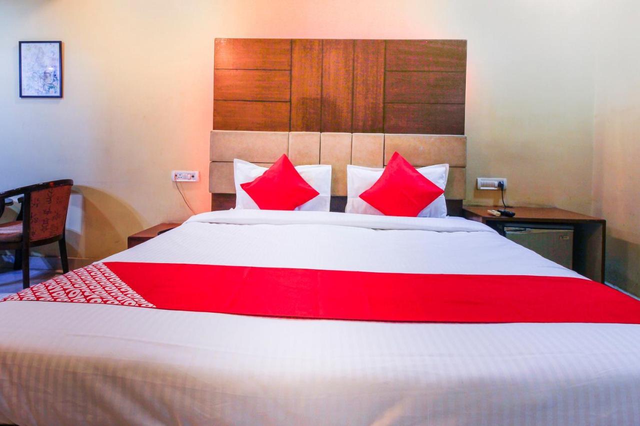Hotel Oyo Metro International Near Lb Stadium 3*